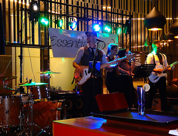 Essential Groove Cover Band Melbourne - Singers Musicians - Entertainers